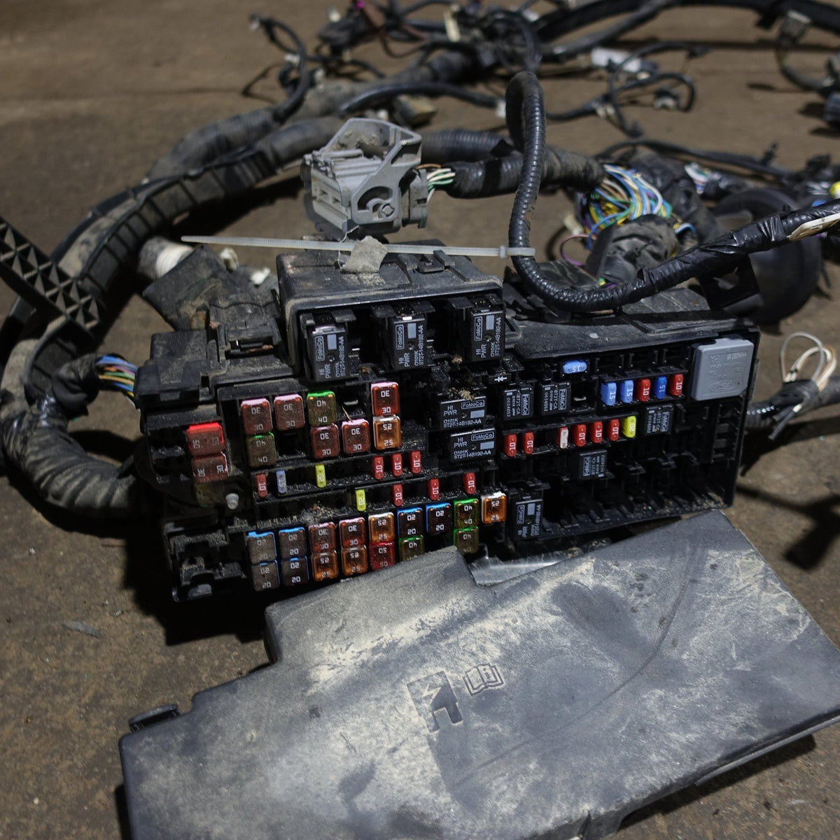 2015-2016 Ford F250 F350 6.7L Engine Fuse Box Bay Wire Harness Loom - photo 9