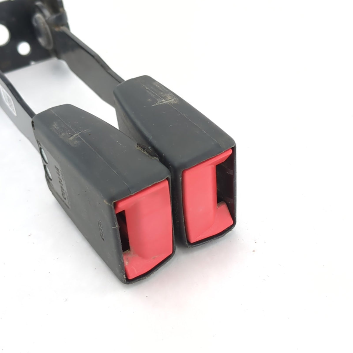 2014 2015 2016 2017 2018 Silverado Sierra Crew Cab Rear Right Seat Belt Buckle