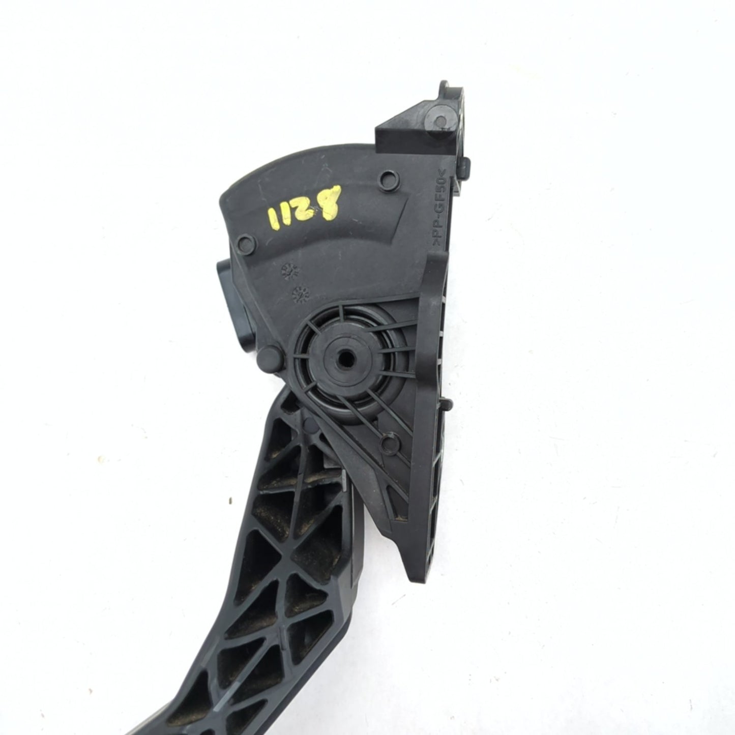 2014 2015 2016 2017 2018 Silverado Sierra Gas Accelerator Pedal Assembly OEM