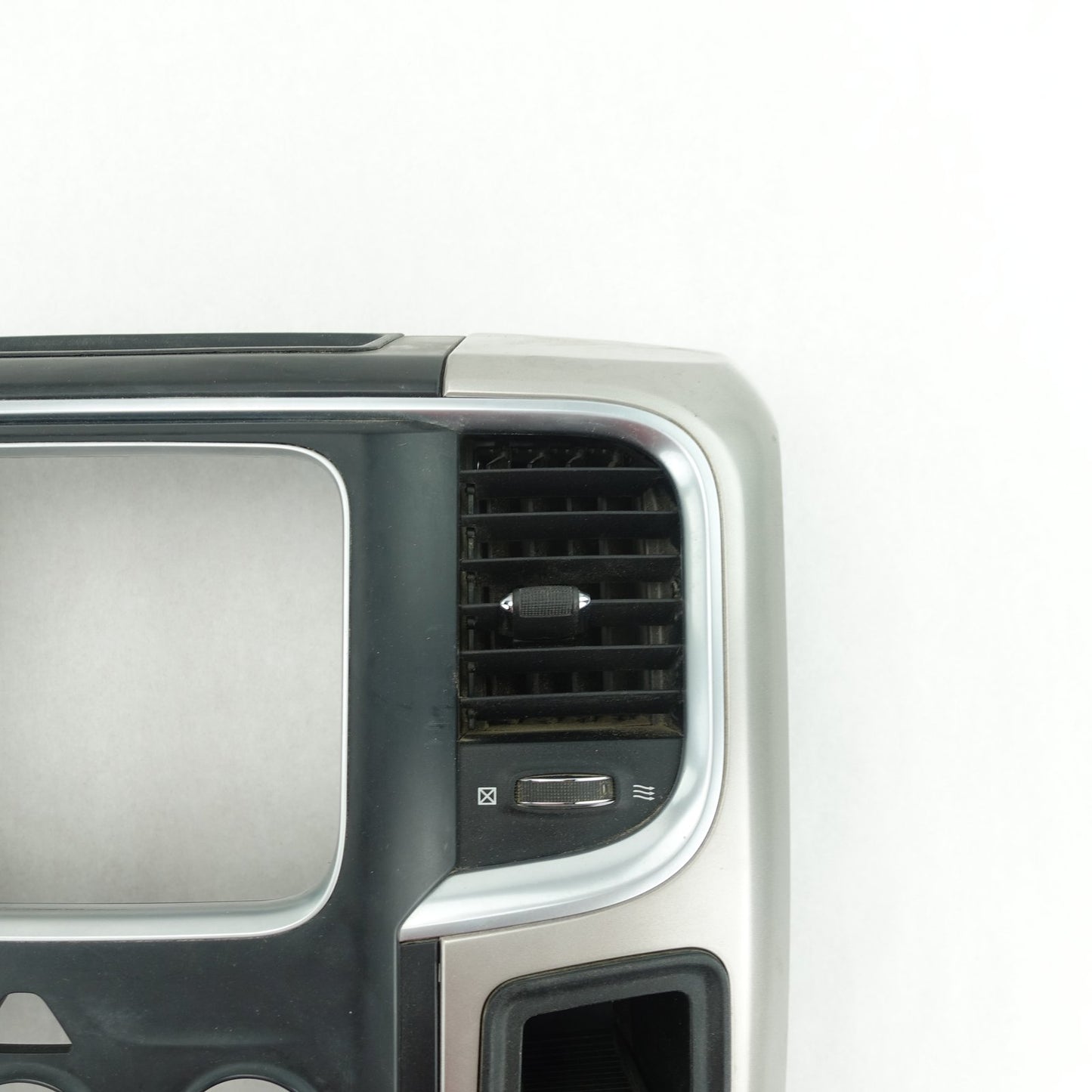 2013 2014 2015 2016 Ram 1500 2500 3500 Radio Center Dash Trim Bezel Air Vent