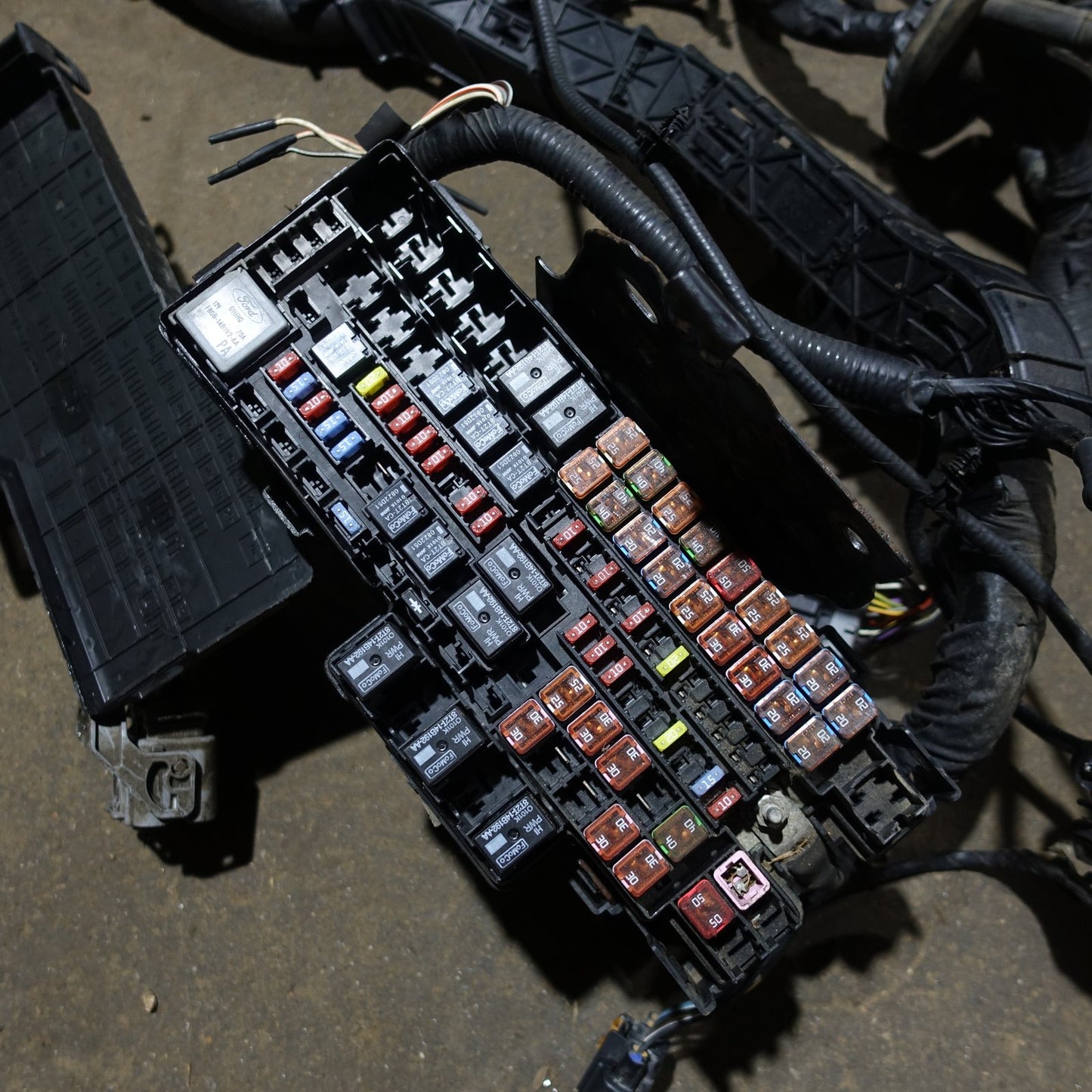 2013 2014 Ford F250 F350 6.7L Engine Fuse Box Bay Wire Harness Loom