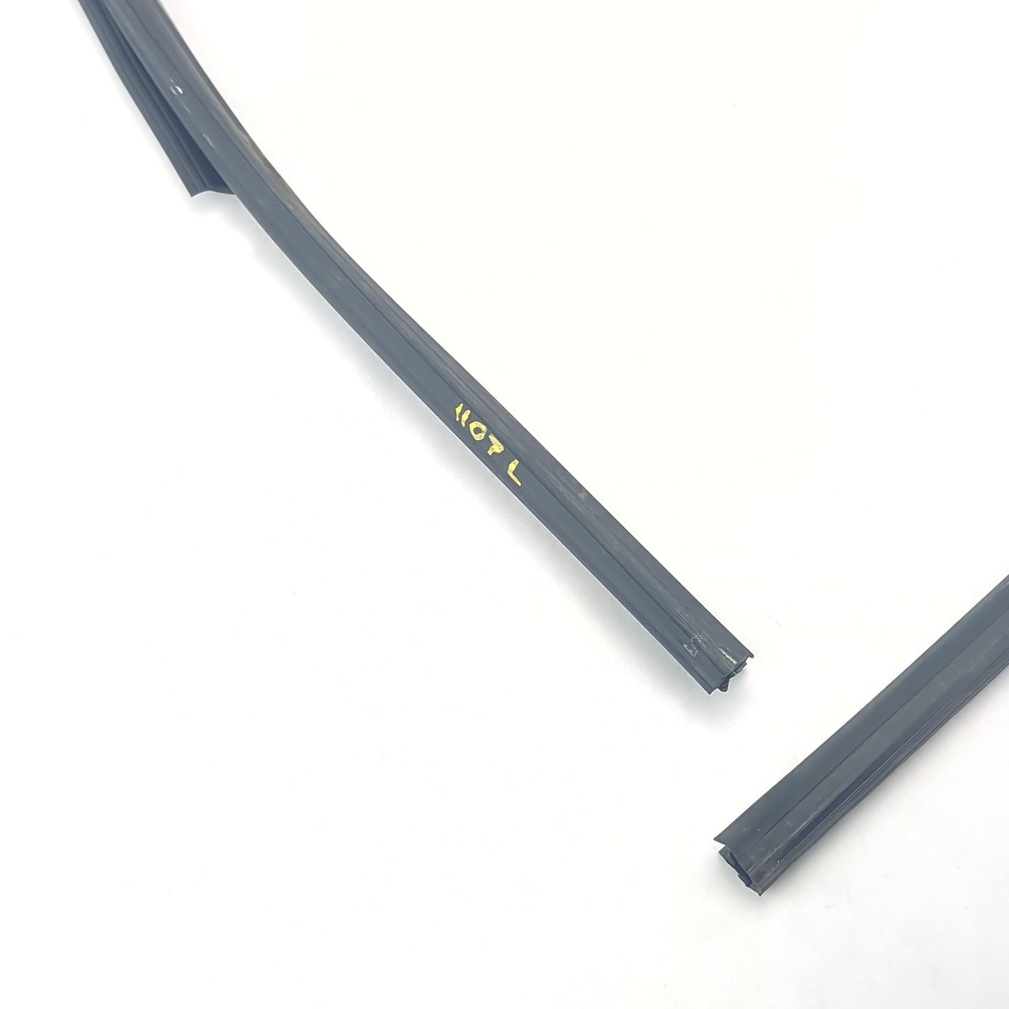 2021 2022 Honda Odyssey Left Sliding Door Window Channel Seal Weather Strip