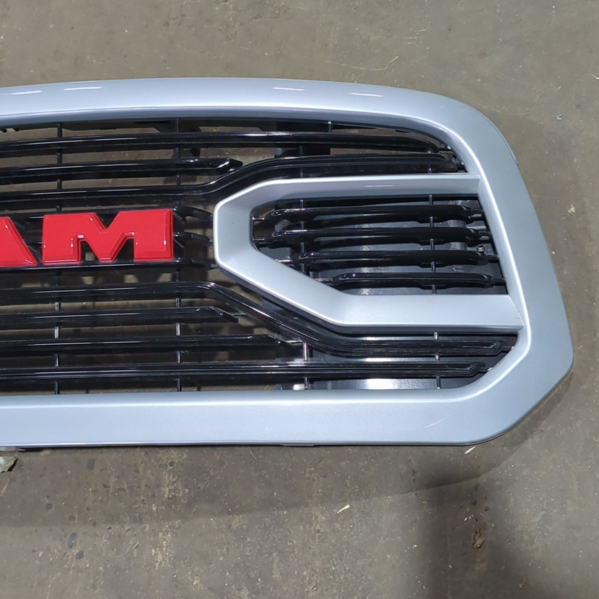 2015 2016 2017 2018 Ram 1500 Grille Front Grill Emblem Silver Aftermarket