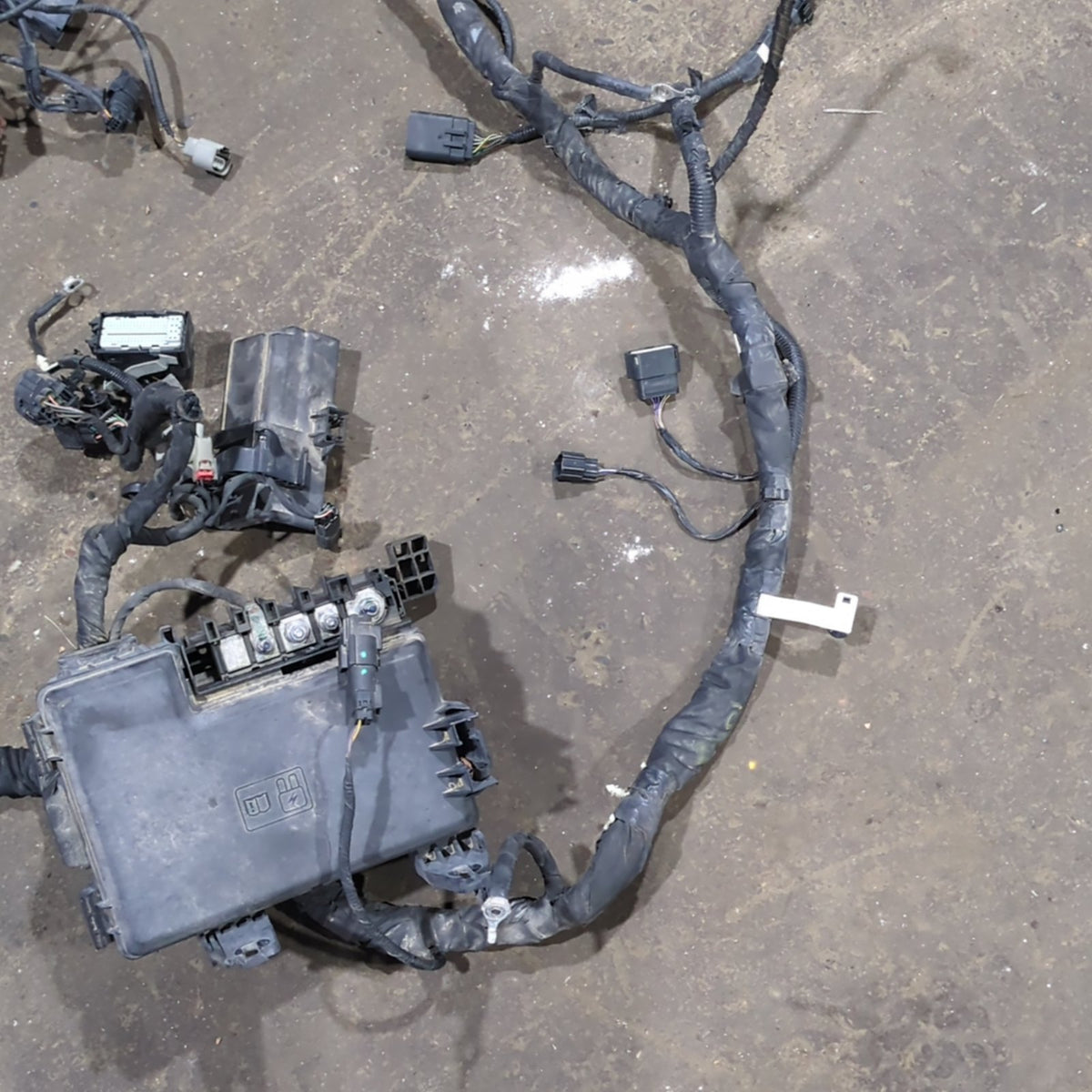 Damage 2015 Ford F150 3.5L Turbo Engine Fuse Box Bay Wire Harness Loom