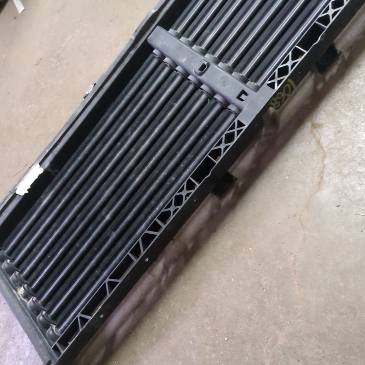 2021 2022 2023 2024 2025 Ram 2500 3500 Active Radiator Grille Shutter Louver