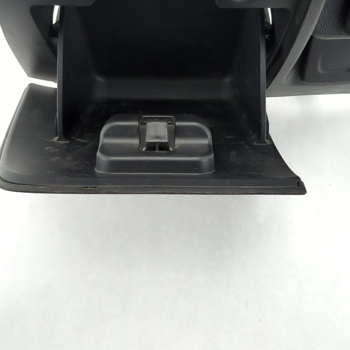 2014 2015 2016 17 Silverado Sierra Center Console Compartment Power Outlet Panel