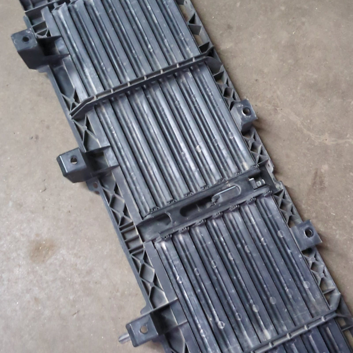 2021 2022 2023 2024 2025 Ram 2500 3500 Active Radiator Grille Shutter Louver