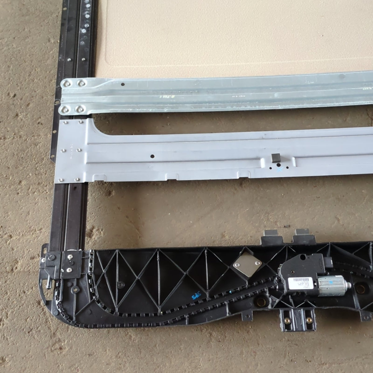 2011 2012 2013 Ford F250 F350 Sunroof Sun Moon Roof Slide Track Rail Cover Tan