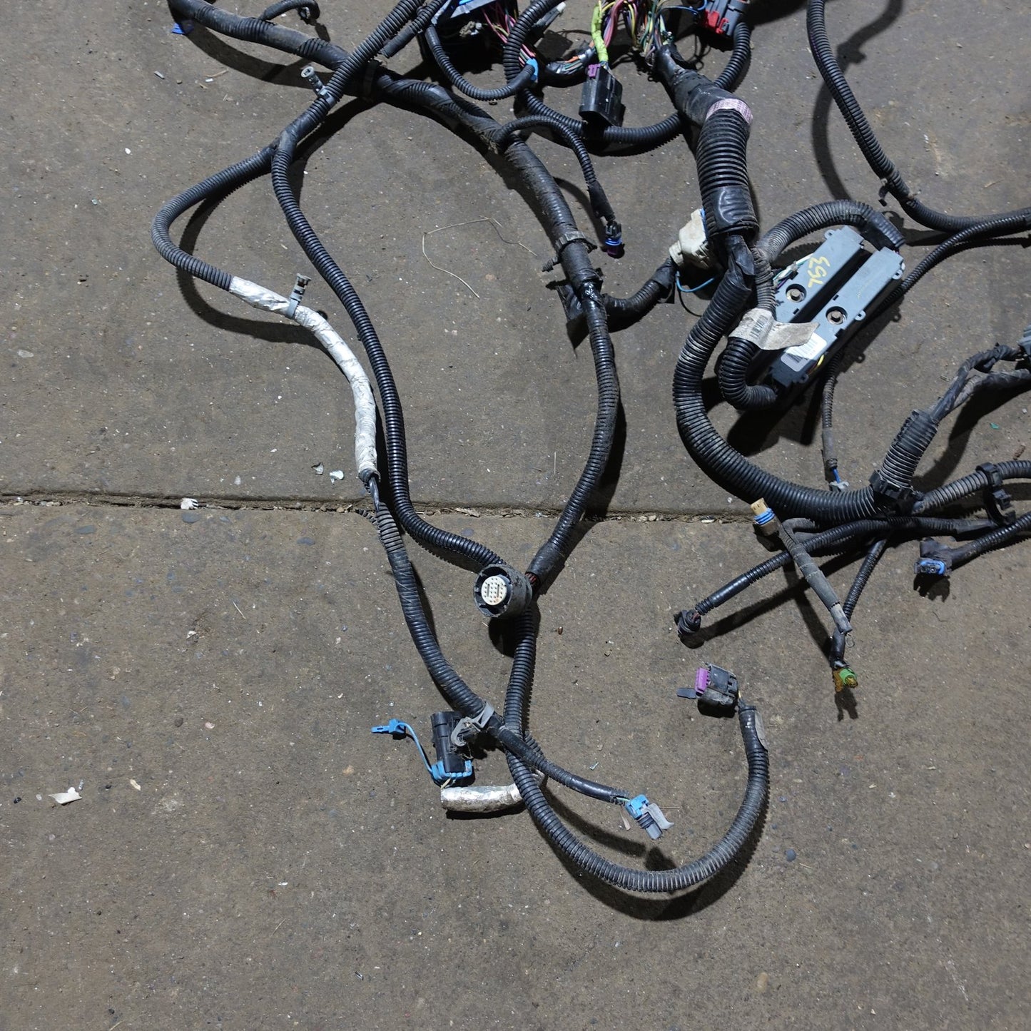 2004 Silverado Sierra 2500 3500 Engine Wiring Harness Main Loom 8.1L
