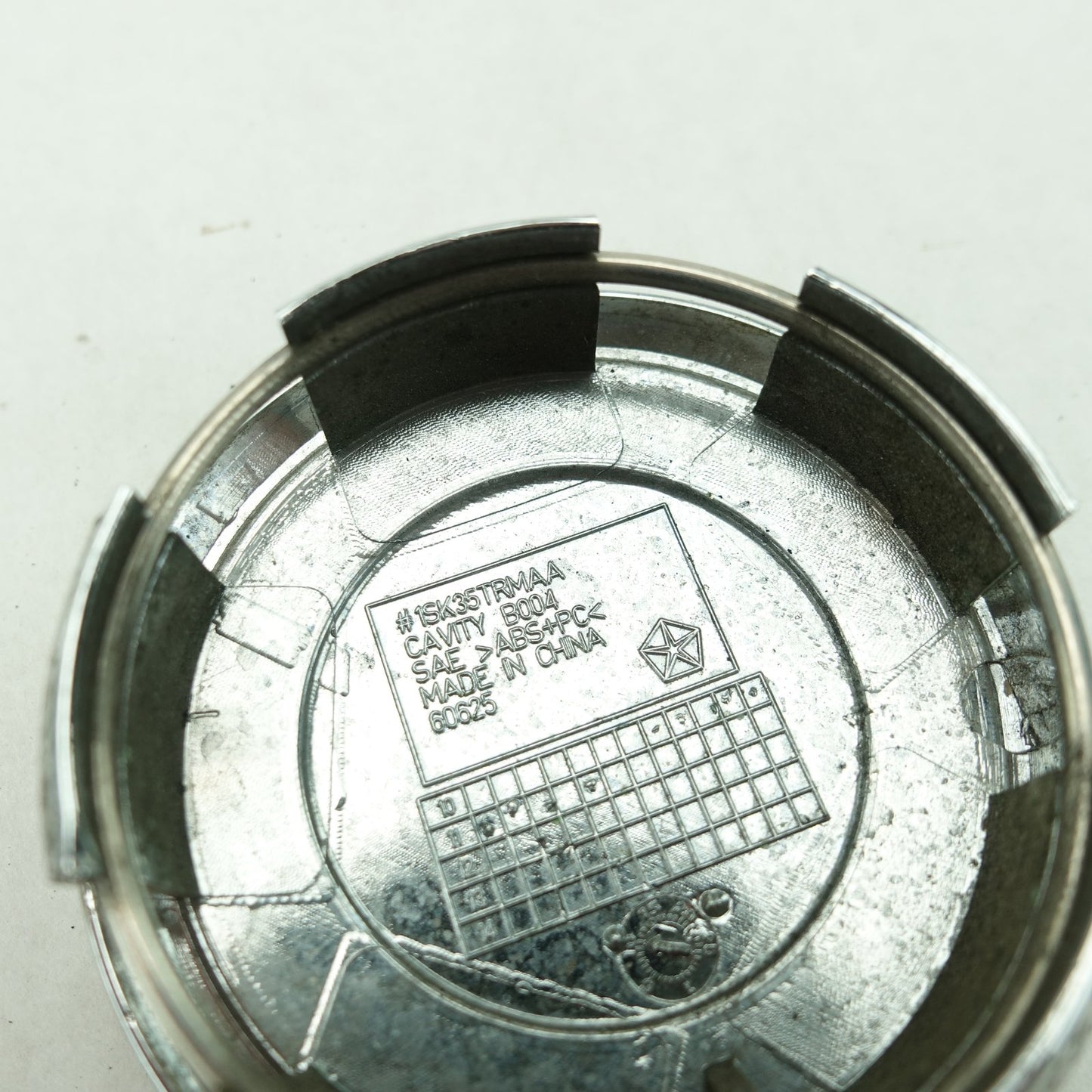 2008 Dodge Avenger Magnum Wheel Center Cap Hubcap Chrome Emblem
