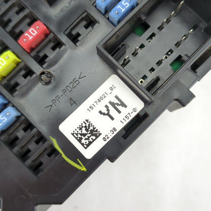 2008 2009 2010 2011 2012 2013 Sierra Silverado 2500 3500 Cabin Fuse Junction Box