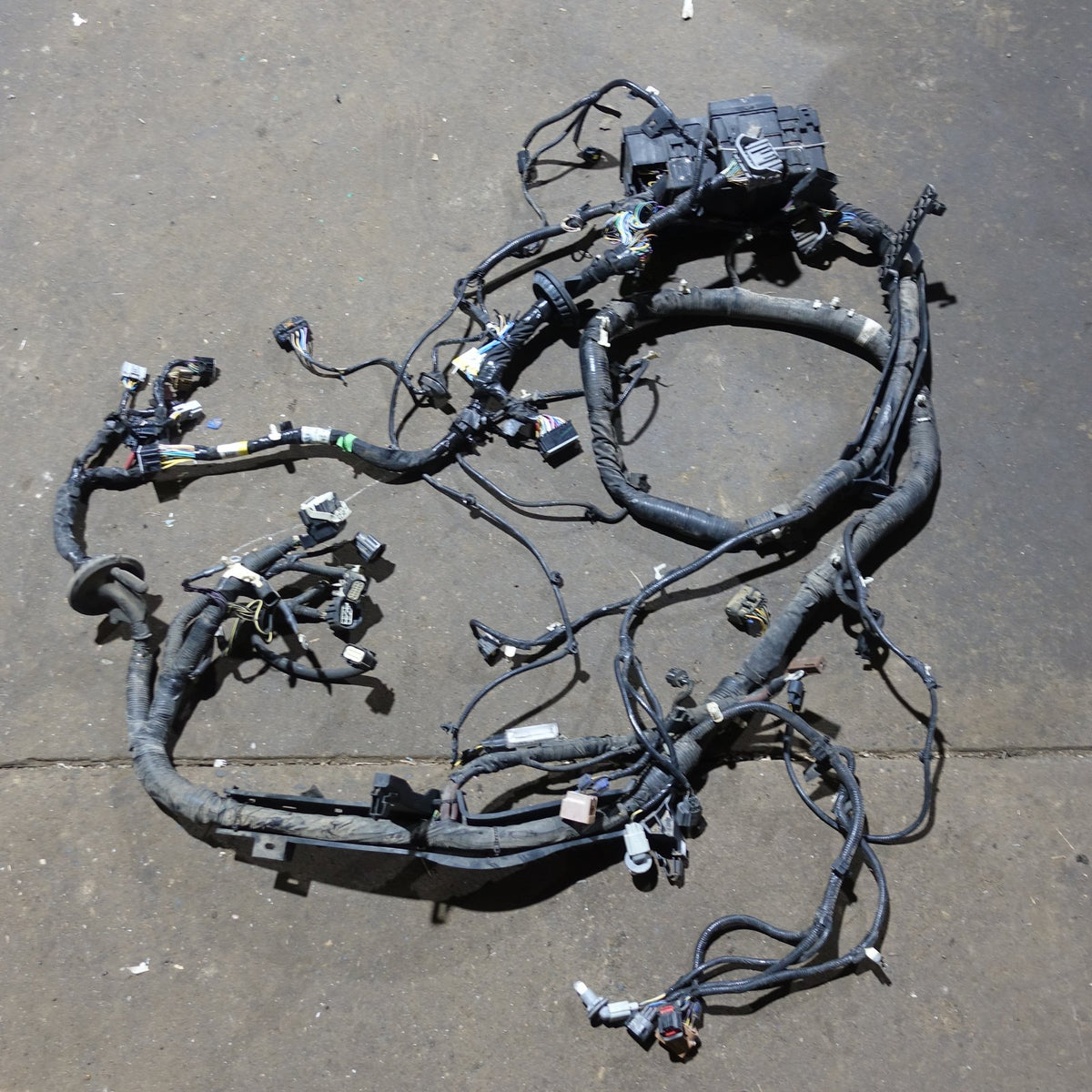 2015-2016 Ford F250 F350 6.7L Engine Fuse Box Bay Wire Harness Loom
