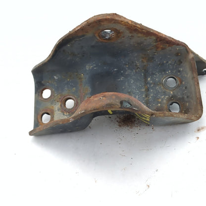 1999 2000 Ford F450 Driver Left Side Leaf Spring Mounting Bracket