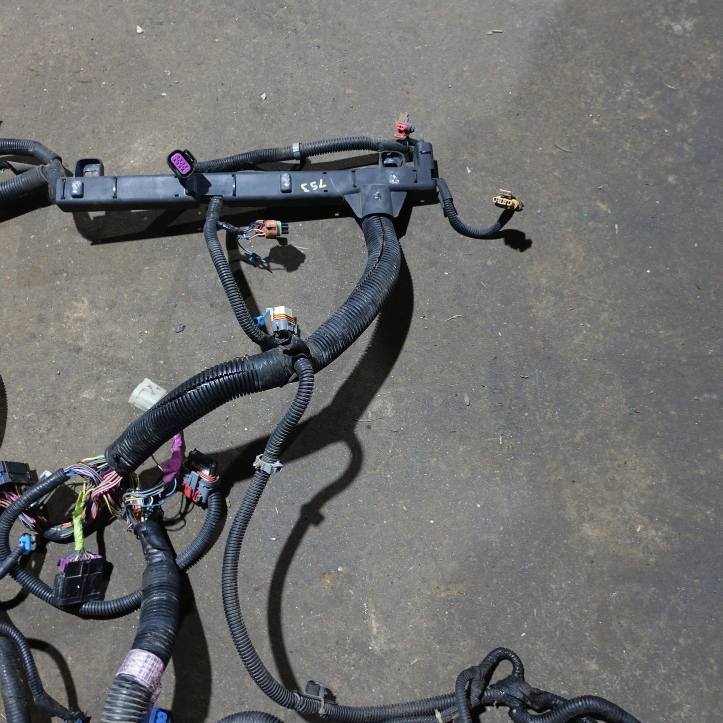 2004 Silverado Sierra 2500 3500 Engine Wiring Harness Main Loom 8.1L