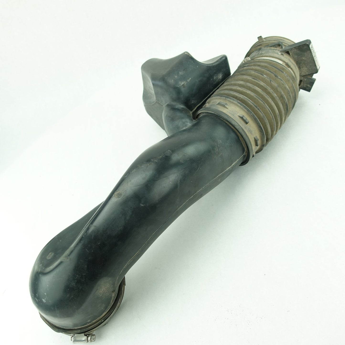 2004 2005 Silverado Sierra 8.1L Air Intake Tube Duct Hose w/ MAF Sensor Mass Air