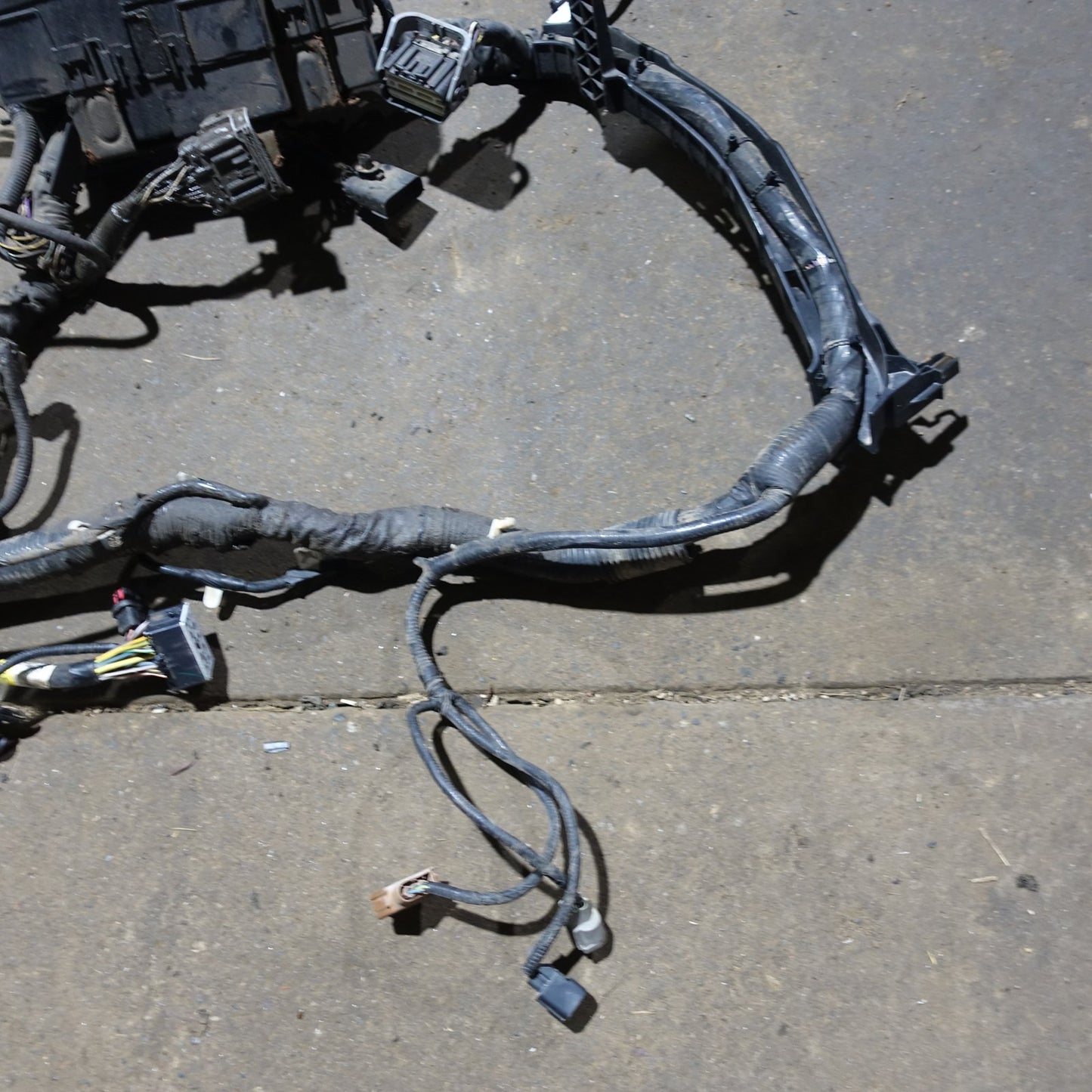 2013 2014 Ford F250 F350 6.7L Engine Fuse Box Bay Wire Harness Loom