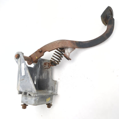 2000 2001 2002 2003 Ford F250 F350 F450 Clutch Pedal Assembly