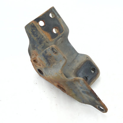 1999 2000 Ford F450 Driver Left Side Leaf Spring Mounting Bracket